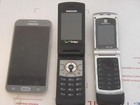 3x - Motorola and Samsung Flip Phones Lot - Parts condition