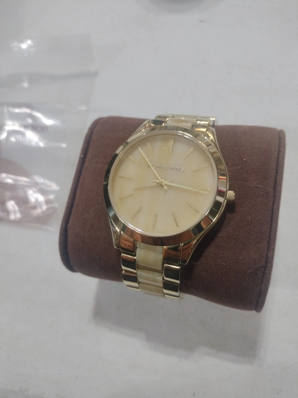 Bracciale bicolore Michael Kors MK4285 sottile passerella quadrante corno latte