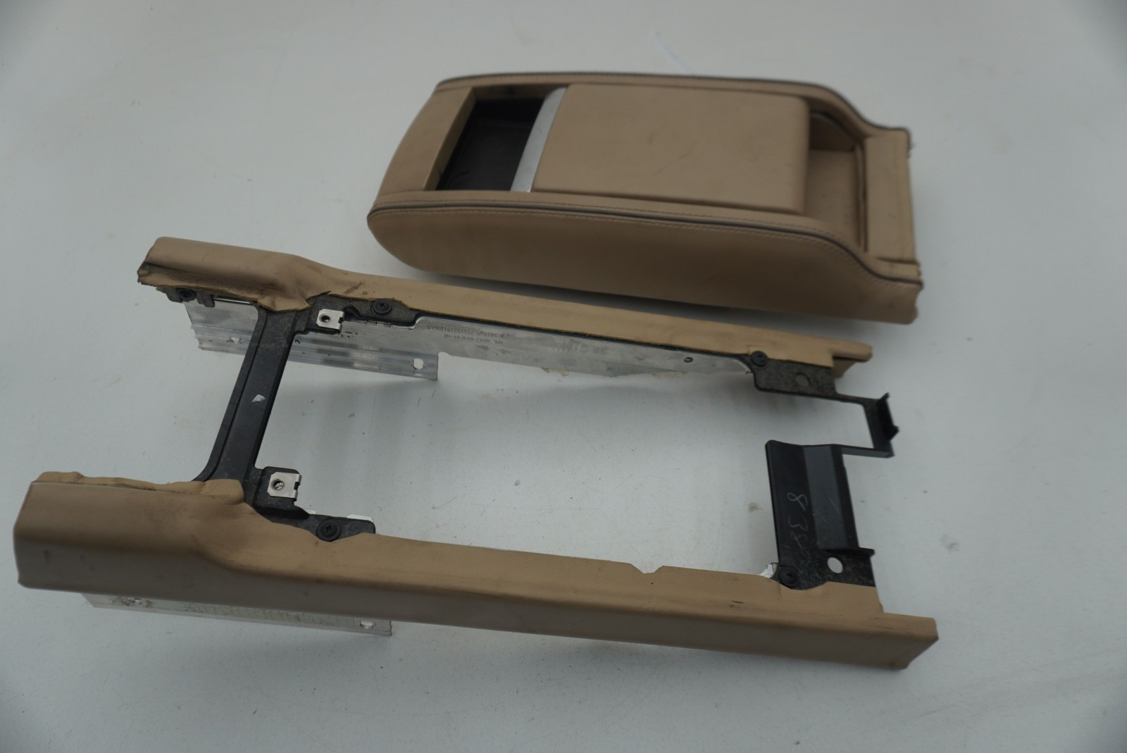 Center Console Armrest Bracket Trim Panel OEM Aston Martin DB9 2013-17 *Note*