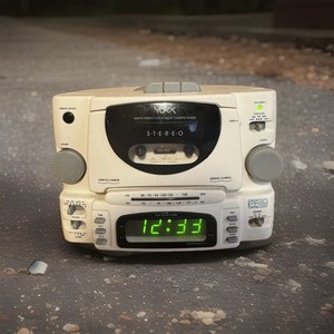 Yorx Am/Fm Clock Radio Cassette Player