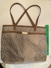 Tommy Hilfiger Tote Bag - New. Beige Print , Tan Accents.