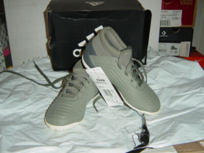 adidas PREDATOR 19.3 IN J in der Gr.30 in grau