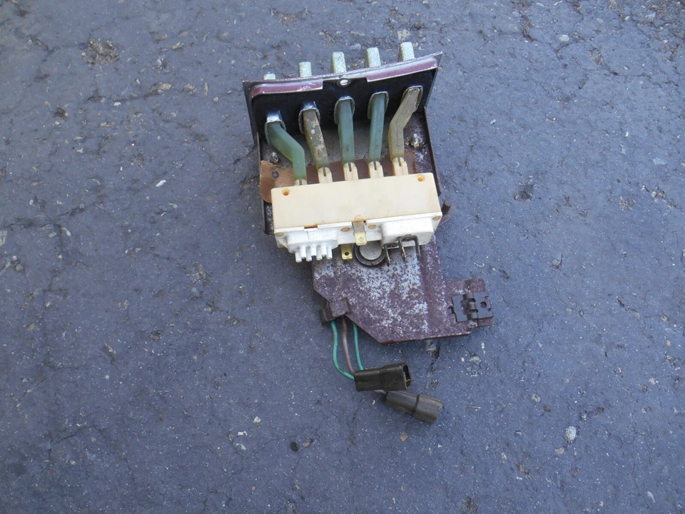 Moldura e interruptor MOPAR 1963 Chrysler 300J AC New Yorker 300K 413 ram curta - Imagem 3 de 4