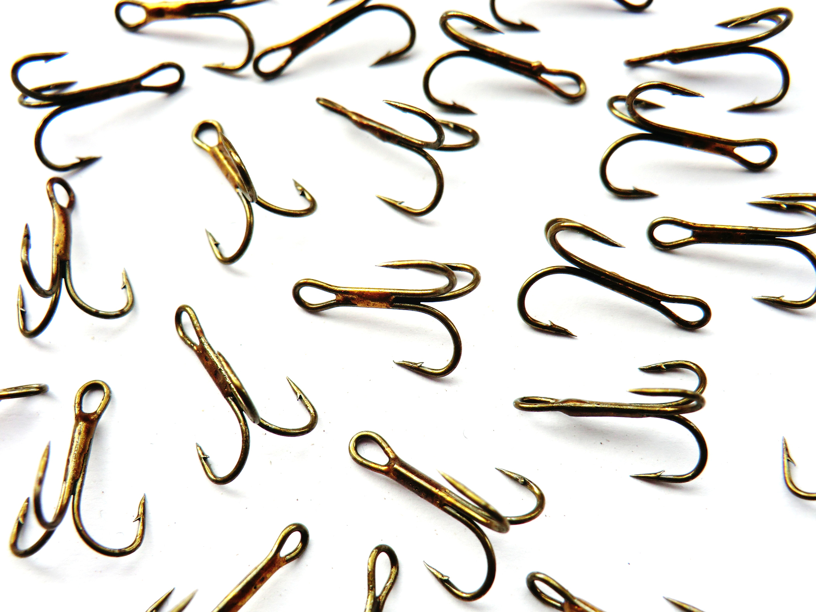 50 SZ 10 BARBED TREBLE HOOKS pike sea fishing trebles