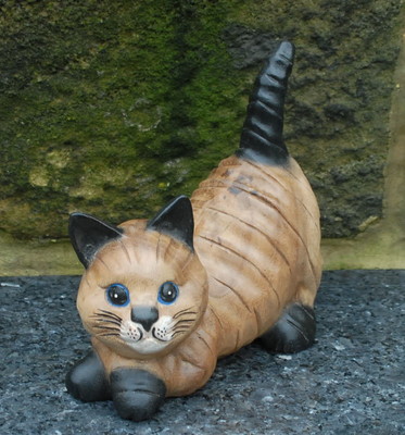 Katze aus Holz handgeschnitzt 20 cm