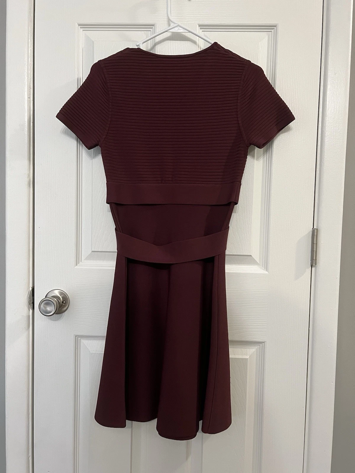 Alexander Wang Mini Abito Svasato in Maglia Elasticizzata a Costine Borgogna Piccolo