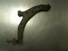 Triangle de suspension Nissan ALMERA