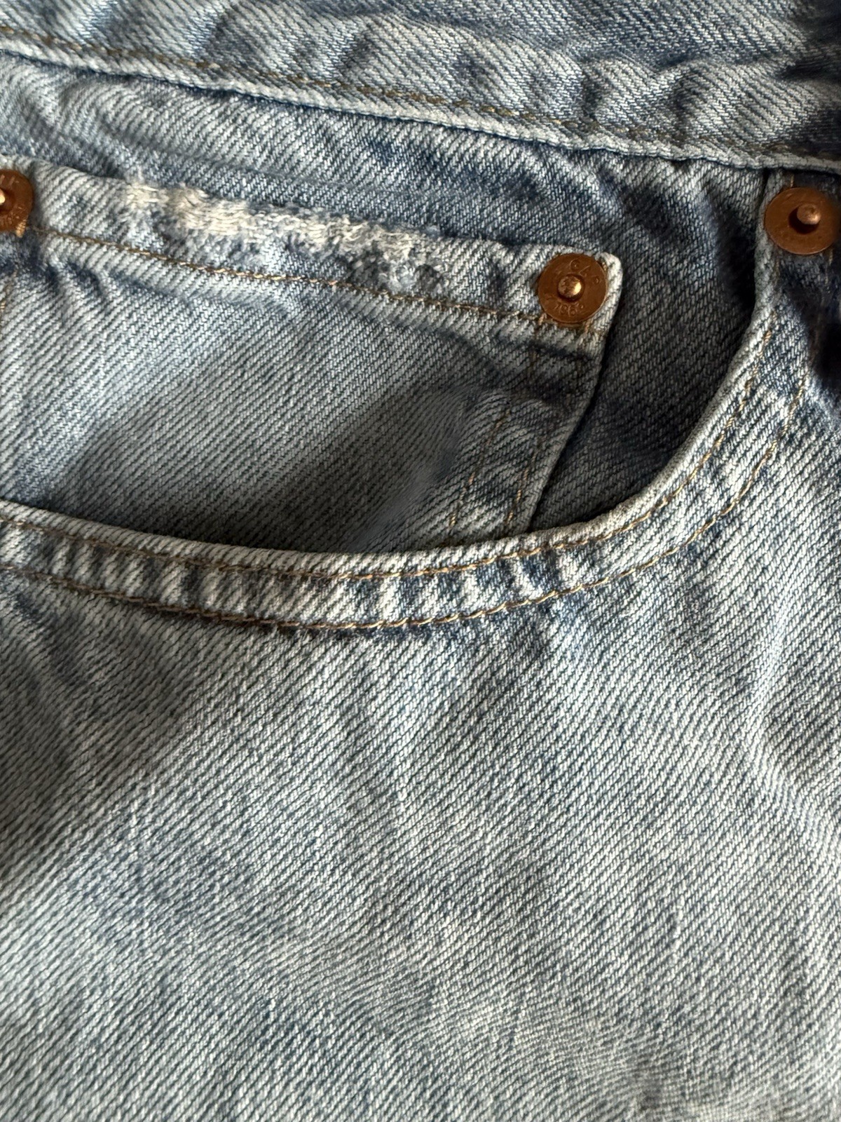 Gap Men Blue Jeans Straight Taper Denim Zipper Cotton Knees Holes Sz  34 X 32 