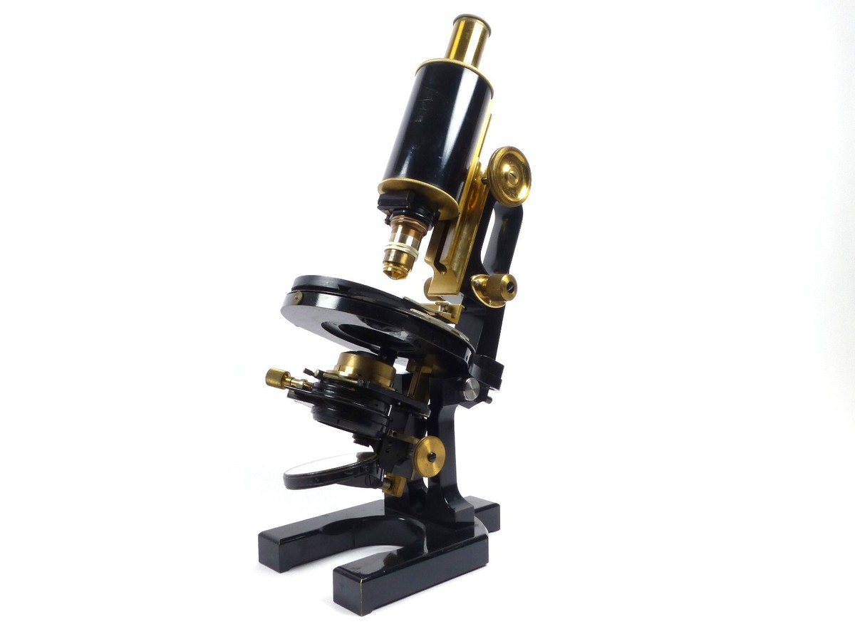 Carl Zeiss Jena Jug-Handle Microscope. Germany, Circa 1910 Carl Zeiss Jena Jug-Handle Microscope. Germany, Circa 1910
