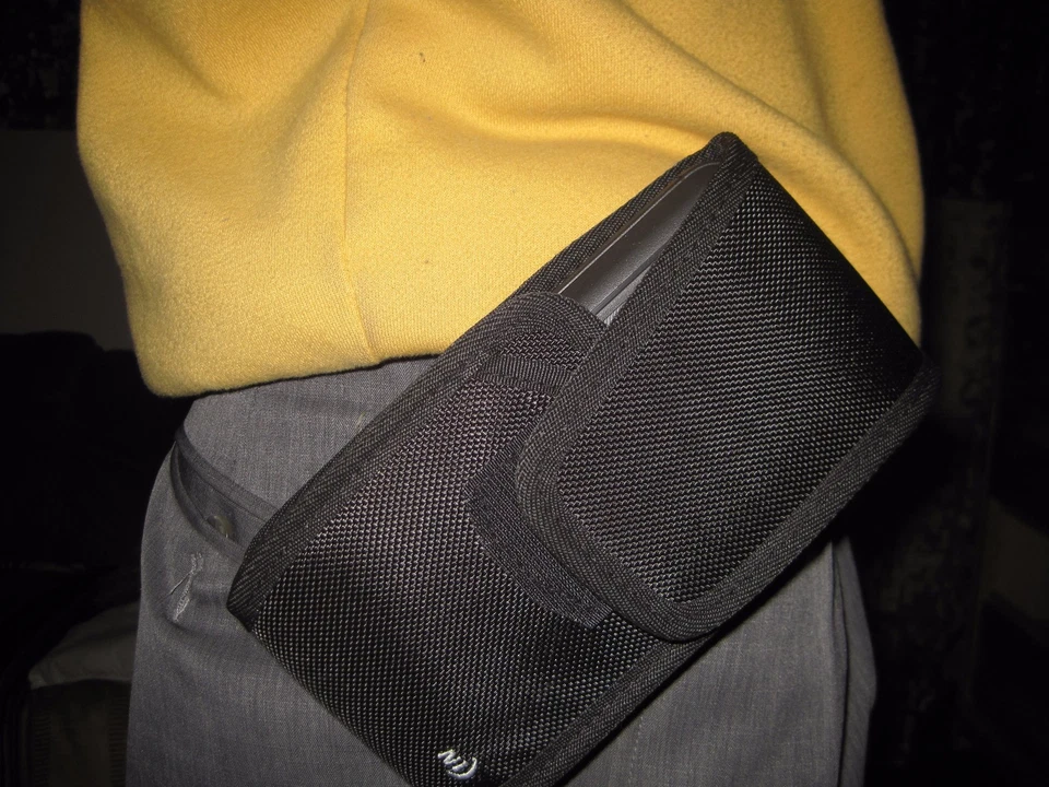 IPhone 6 Plus Pouch Extended Nite Ize Cargo  Big And Secure - Image 3 of 4
