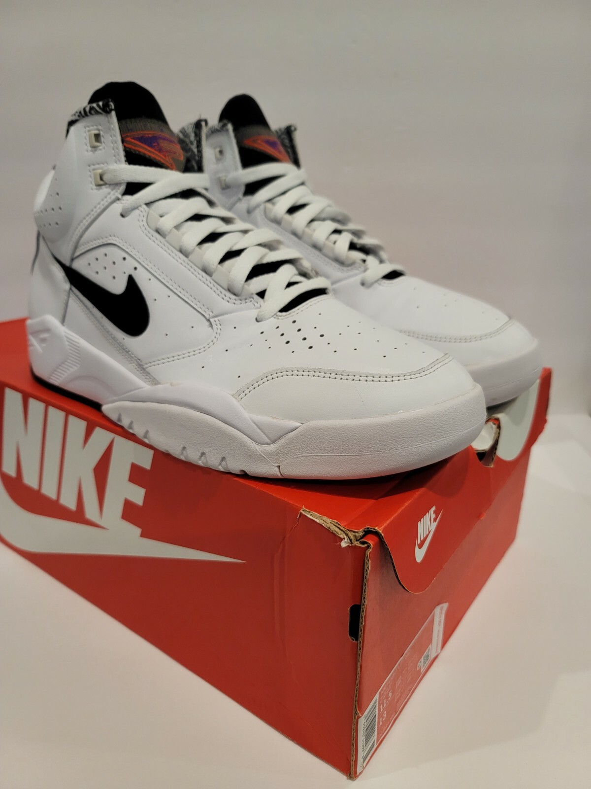nike mid basketball shoes