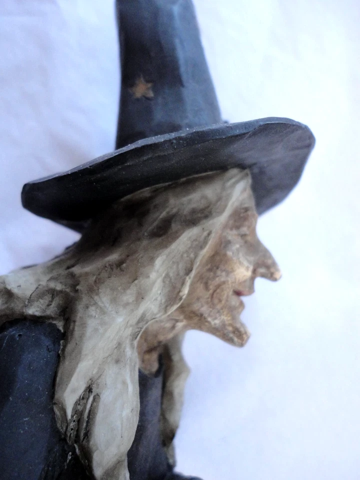 Estatuilla de bruja FAUX madera tallada LQQK - 11" espeluznantemente detallada lindo gato en sombrero TOO Foto 4 de 4