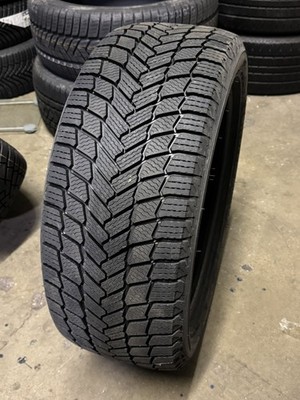 New 245/45R19 Michelin X-Ice Snow 102H XL Black Wall Tire