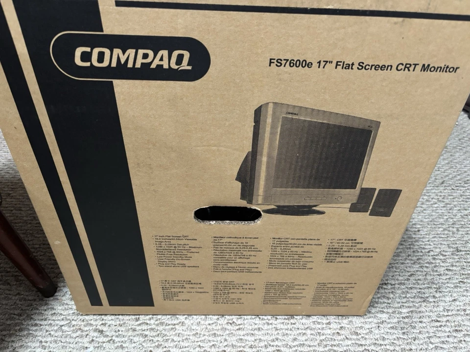 Compaq FS7600e 17” Flat Screen CRT Monitor Retro/Vintage Gaming - Image 3 of 4