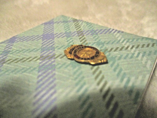 De colección~Corpsman~Gary Job Corp~Tono dorado~Esmalte rojo~Pin tornillo~años 50 - Imagen 3 de 9