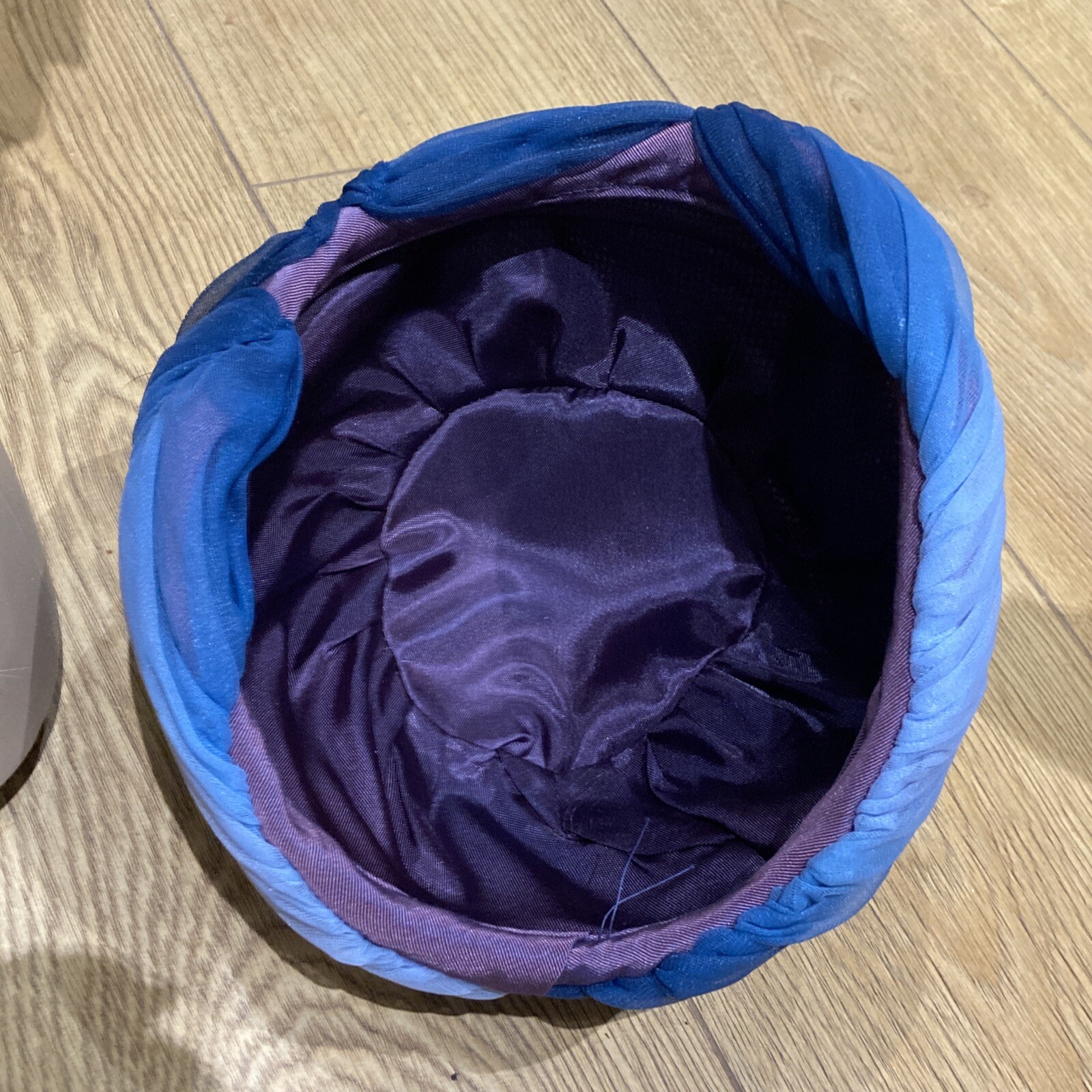 Vintage 1950s/Early 60s Shades of Blue Hat, Size Medium, VGC 9