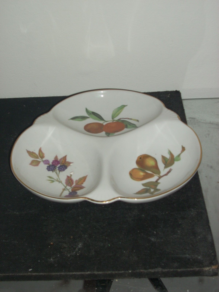 Royal Worcester Evesham Divided Relish Dish Gold Rim 3 Sections | eBay