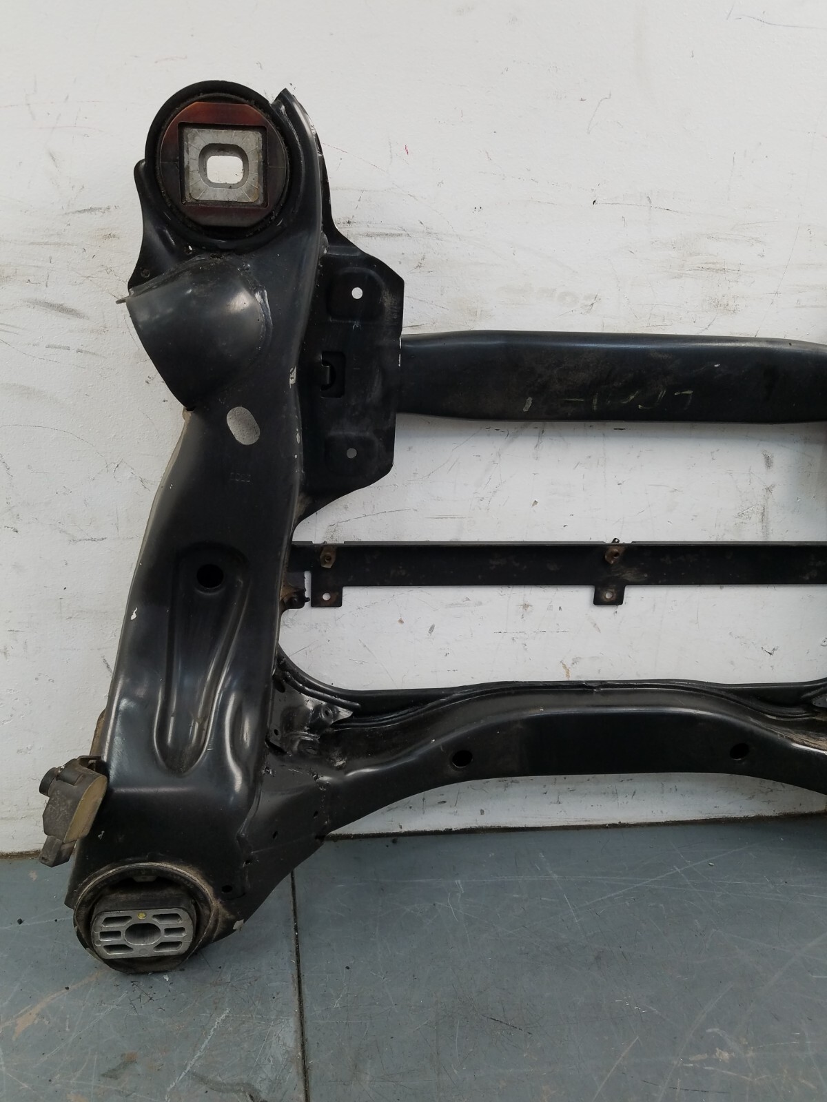2006 Bentley Continental Flying Spur Front Engine Subframe  Crossmember #2209 Y4