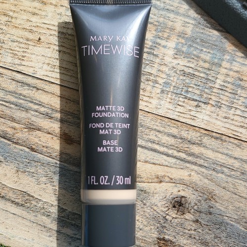 Matte 3D Foundation - Combo to Oily Skin - Timewise Mary Kay - Picture 27 of 135