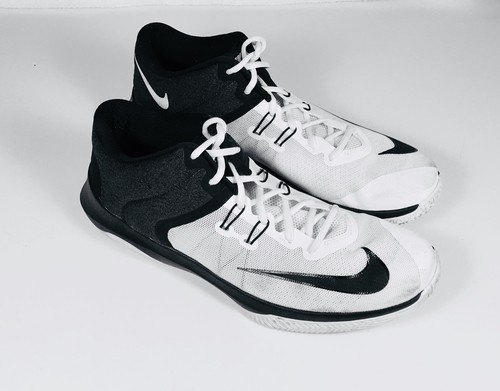 nike air versatile 2 white