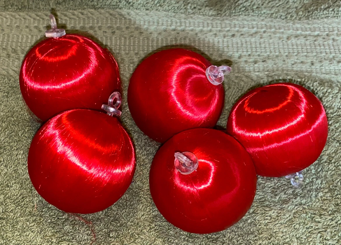 Small red christmas sale ornaments