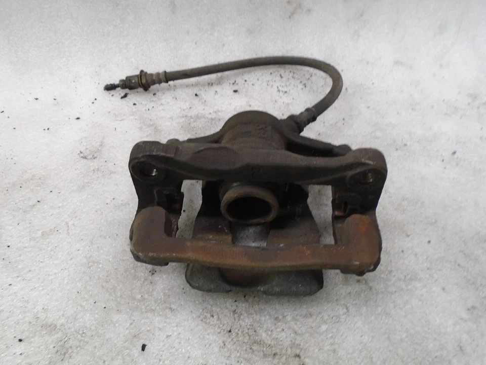 Pinza de freno trasera derecha del lado del pasajero Lexus LS400 1990-1992 OEM DK611313 Foto 2 de 4