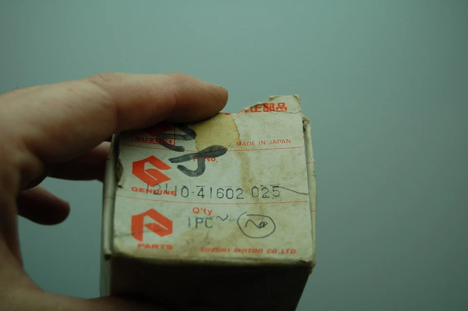 PISTÓN NUEVO ORIGINAL SUZUKI 12110-41602-025 +.25 GRAN TAMAÑO RM250 PE250 1976-1981 Foto 2 de 4