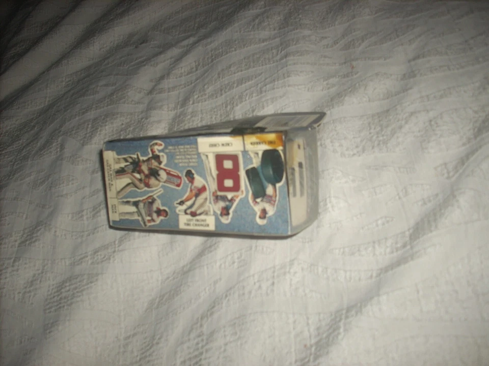 SNICKERS BUICK #8 NASCAR, 4 pulgadas LARGO FUNDIDO A PRESIÓN, NUNCA JUGADO CON, ¡RARO!! Foto 3 de 4