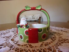 FITZ AND FLOYD HOLIDAY CHEER BASKET WITH SANTA INSIDE & BOX