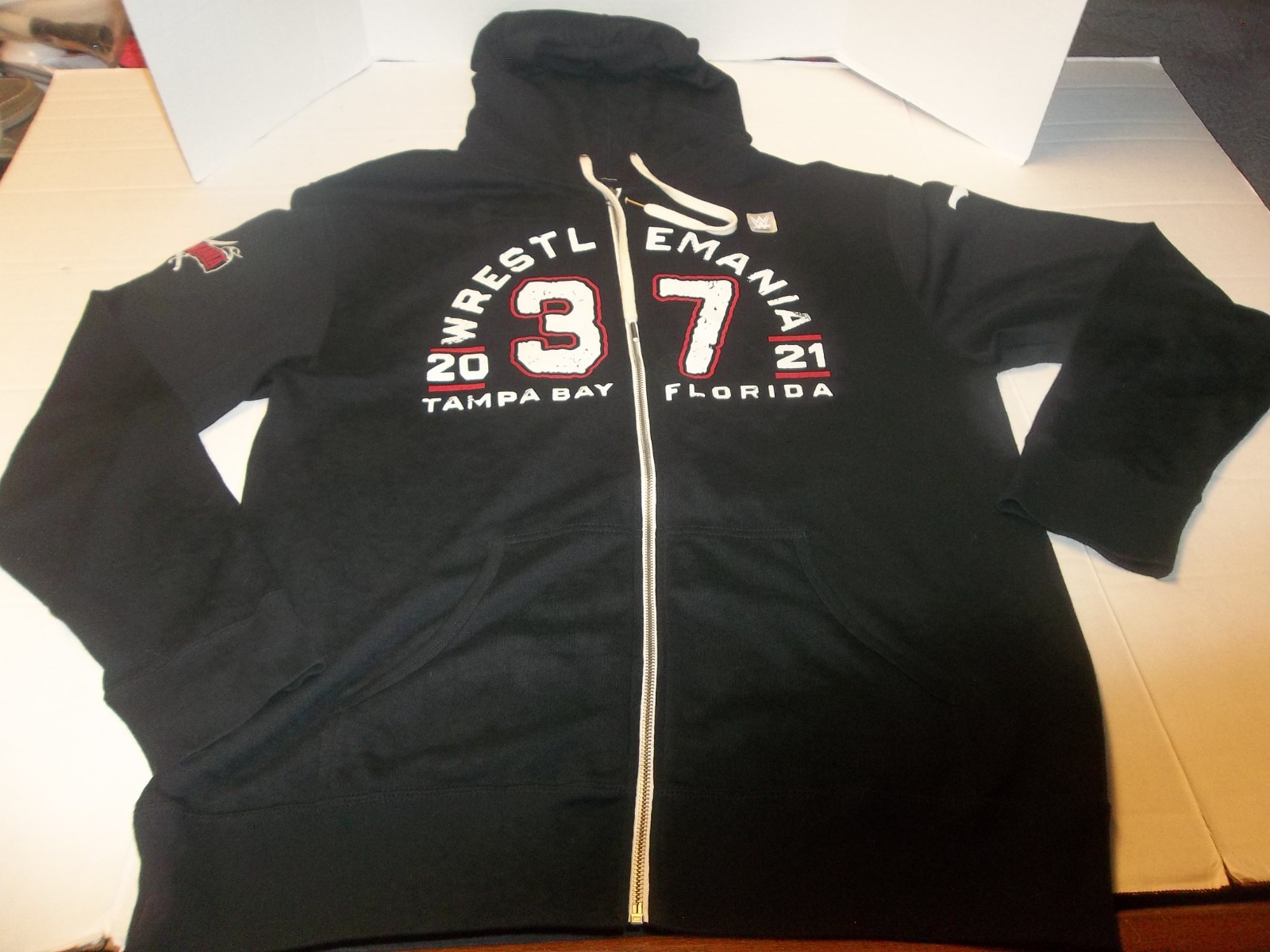 Picture 1 of 6