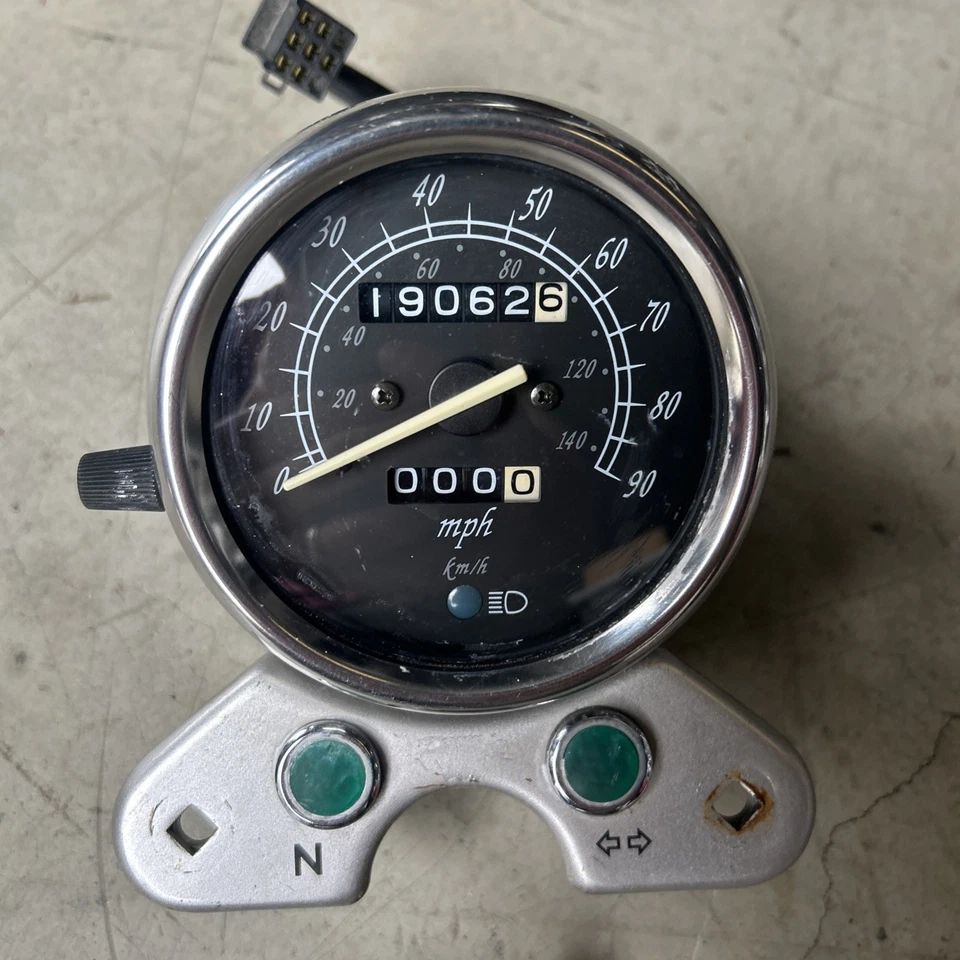 1999 - 2010 Suzuki GZ250 Speedometer Assembly Odometer With Hardware - Image 2 of 4