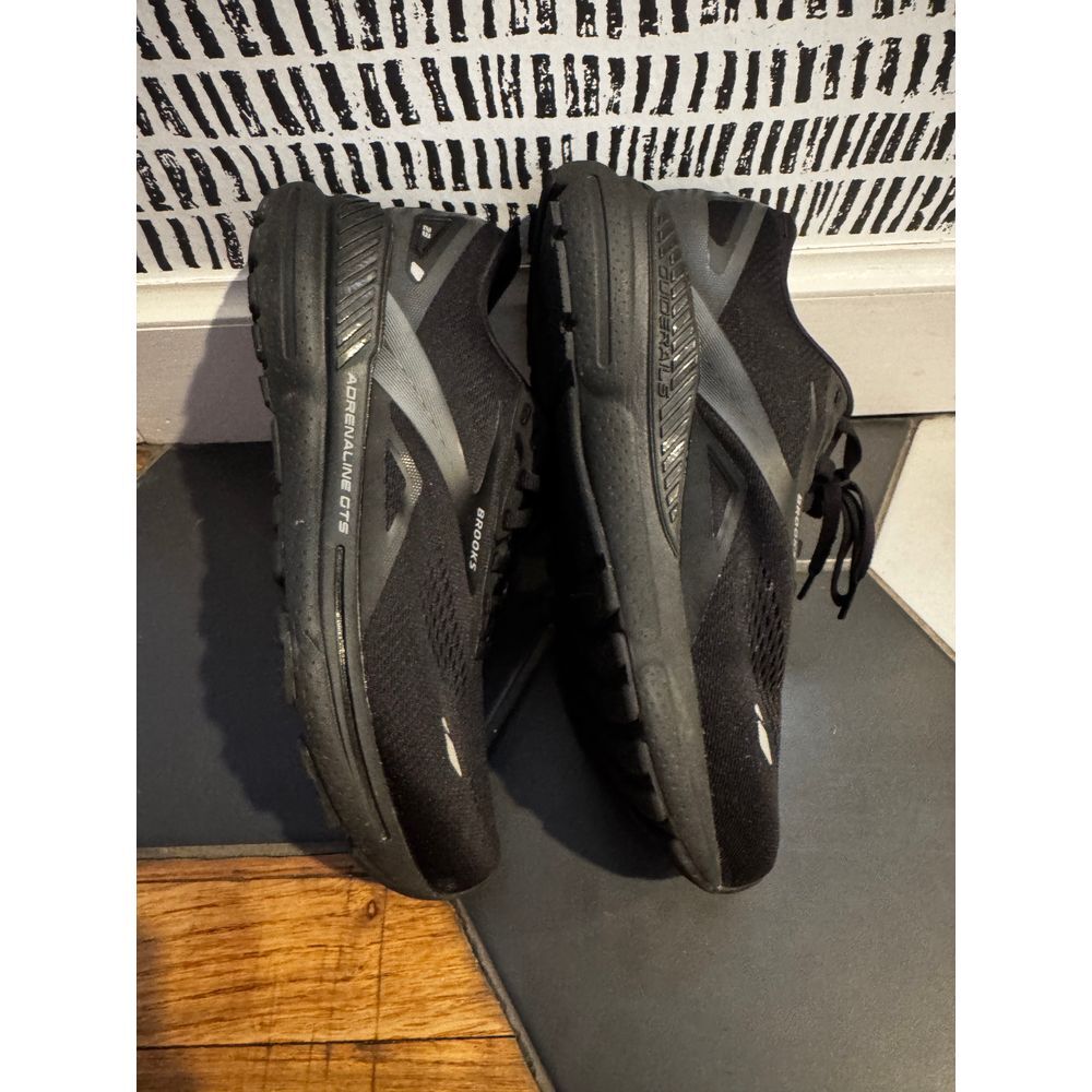 Brooks Adrenaline GTS 23 black 8 2E extra wide running  display picture 1