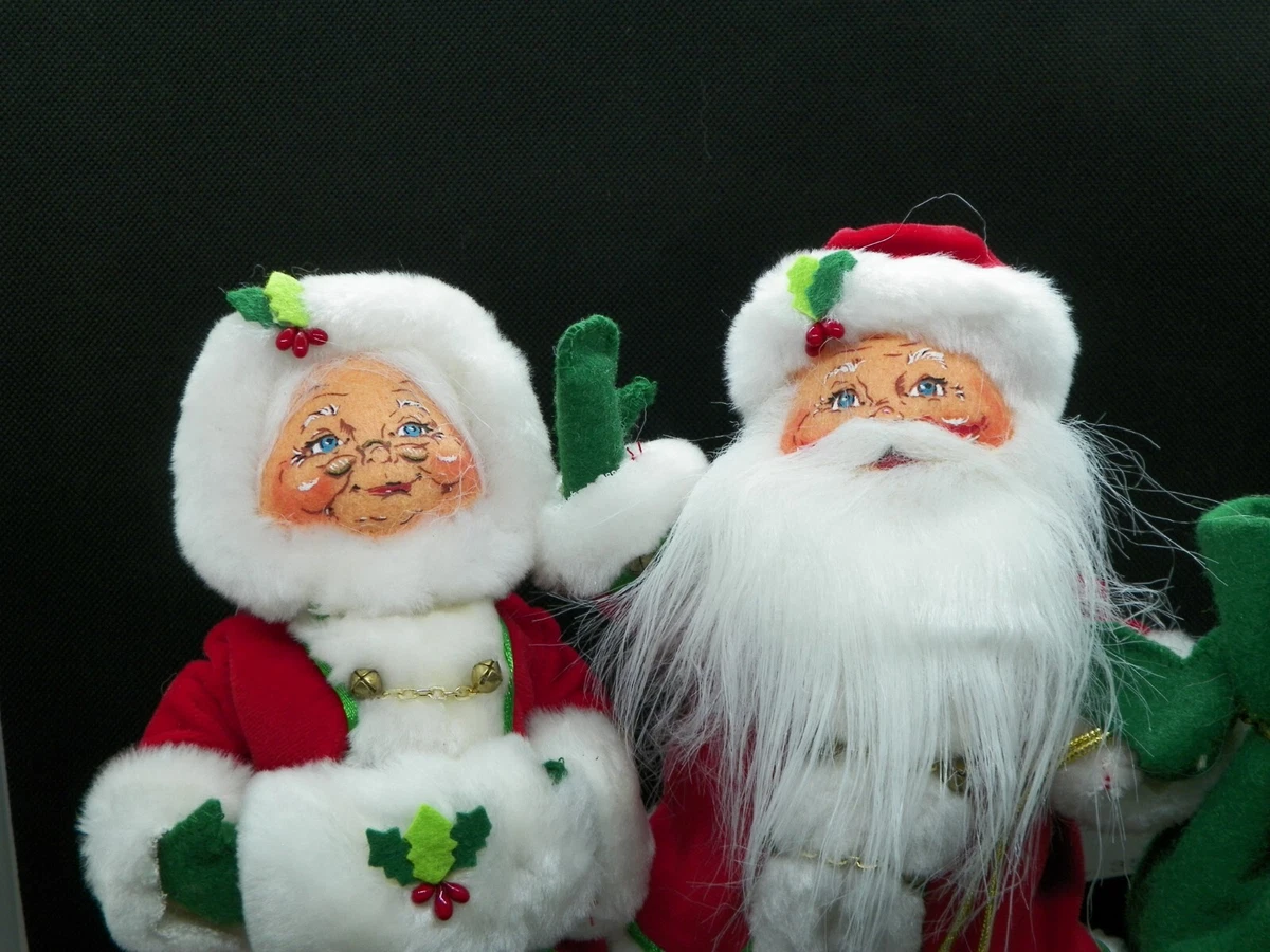 ANNALEE Santa and Mrs. Claus Christmas Dolls Santa Bag and Hand