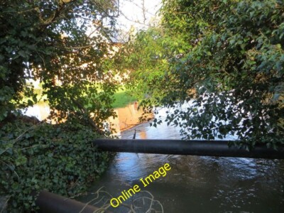 Foto 6x4 Unter den Pfeifen Cholsey Cholsey Bach fließt Richtung Themse c2014