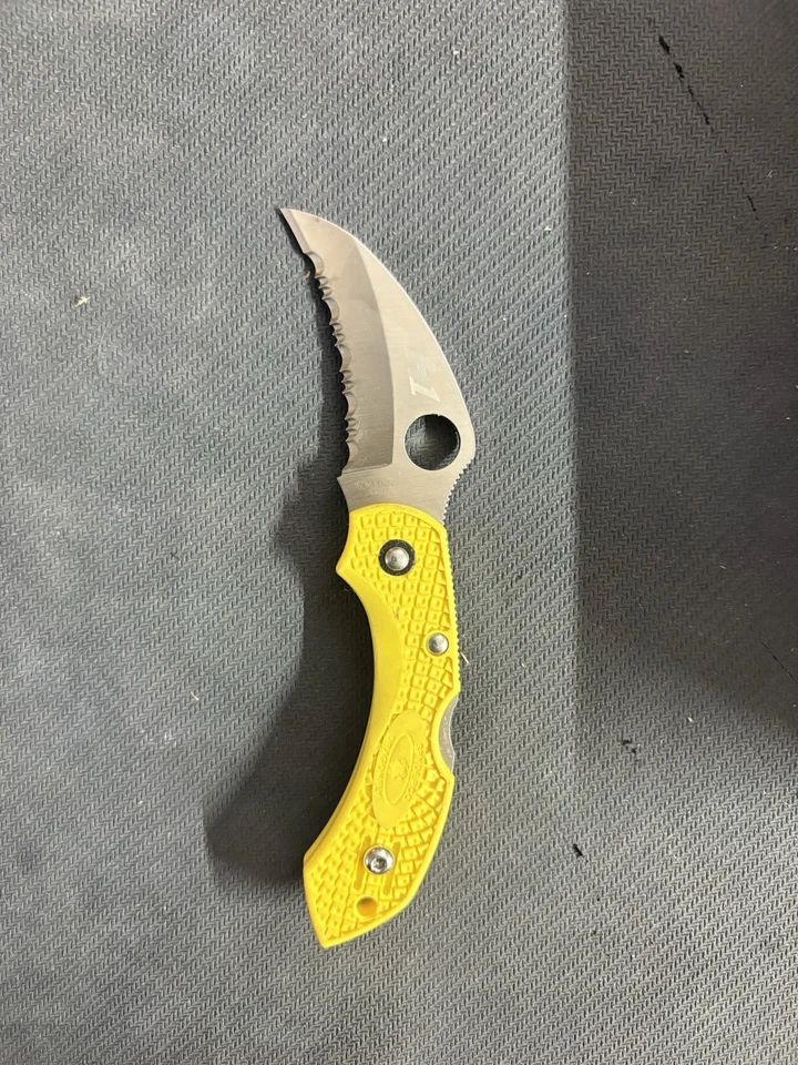 SPYDERCO Dragonfly 2 Salt Lightweight Yellow Hawkbill 2.3in Knife (C28SYL2HB) - Image 2 of 3