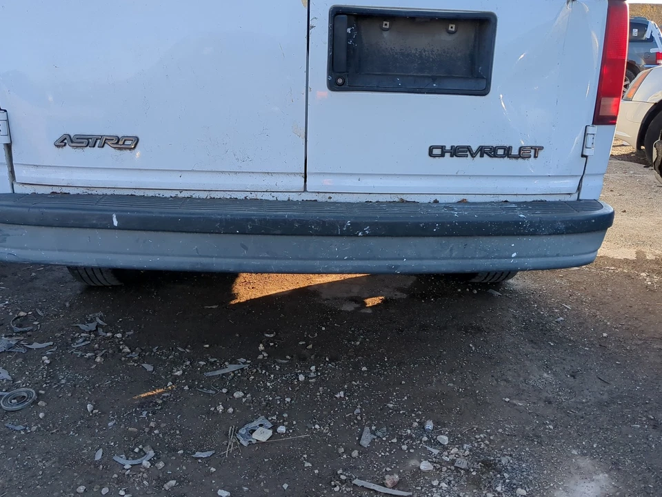 1995-2005 Chevrolet Astro Rear Bumper Assembly Oem DO7HR Foto 2 de 3
