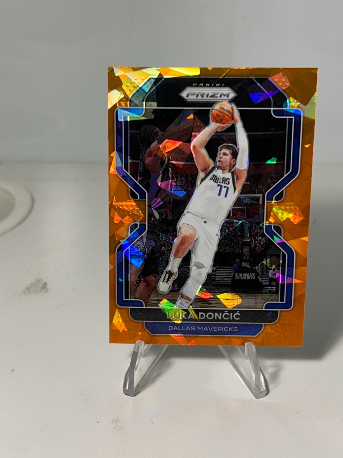 2021-2022 Panini Prizm #223 Luka Doncic Orange Cracked Ice Mavericks 🟡🧊