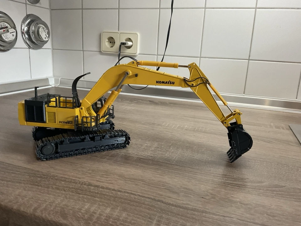 Joal Komatsu Bagger PC 1100LC, Maßstab 1:50, Baufahrzeug-Baumaschine