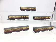 Graham Farish 0625/0635 N Gauge BR Red/Cream Mainline Coach x5