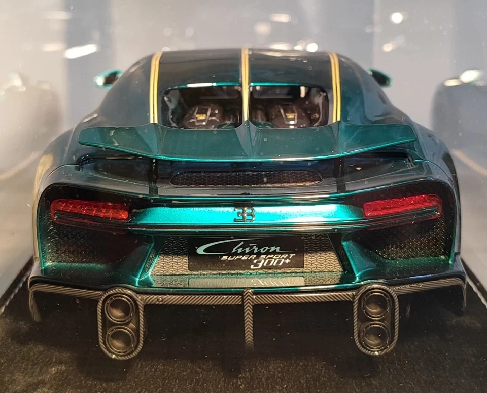 *SALE* 1:18 HH Bugatti Chiron Super Sport Artemis Gold 30 PCS Henson Heaven - Image 3 of 4