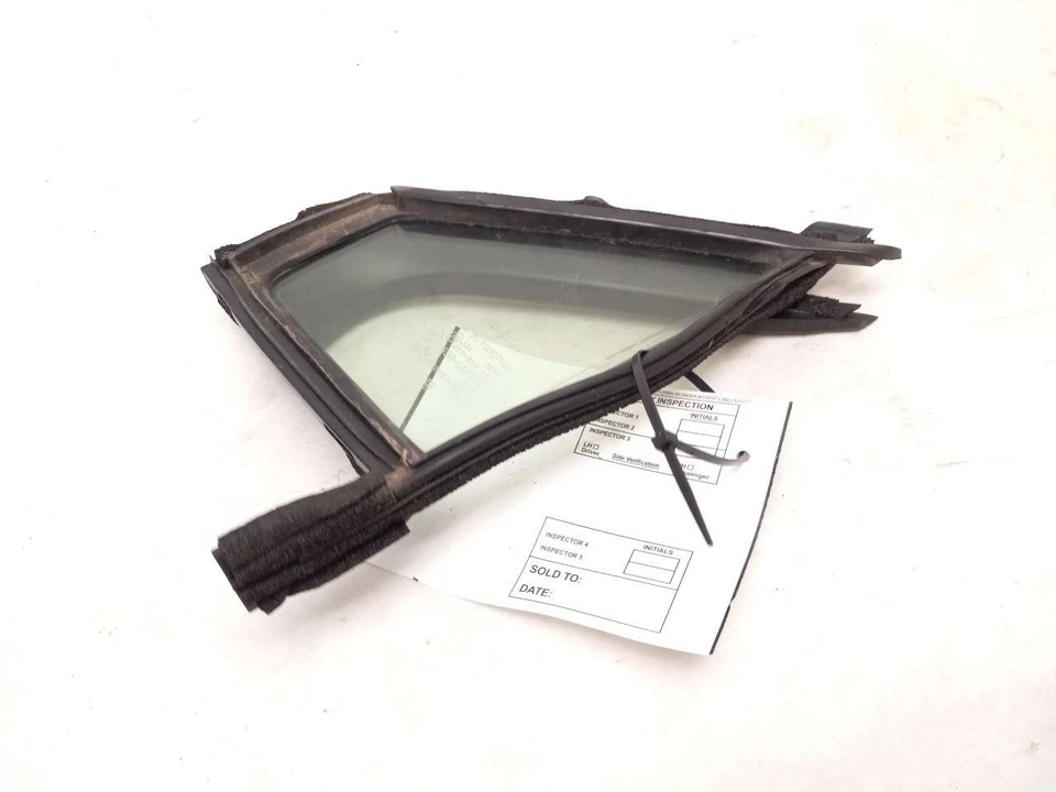 ПЕРЕДНЯЯ ЛЕВАЯ ДВЕРЬ УГЛОВАЯ ВЕНТИЛЯЦИОННАЯ ЧЕТВЕРТЬ СТЕКЛА подходит для TOYOTA PRIUS C 2012 - 2019 OEM - Изображение 3 из 4