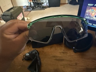 Oakley OO9237 Shield Wrap Sports Sunglasses Polarized Gray Lens Green Frame