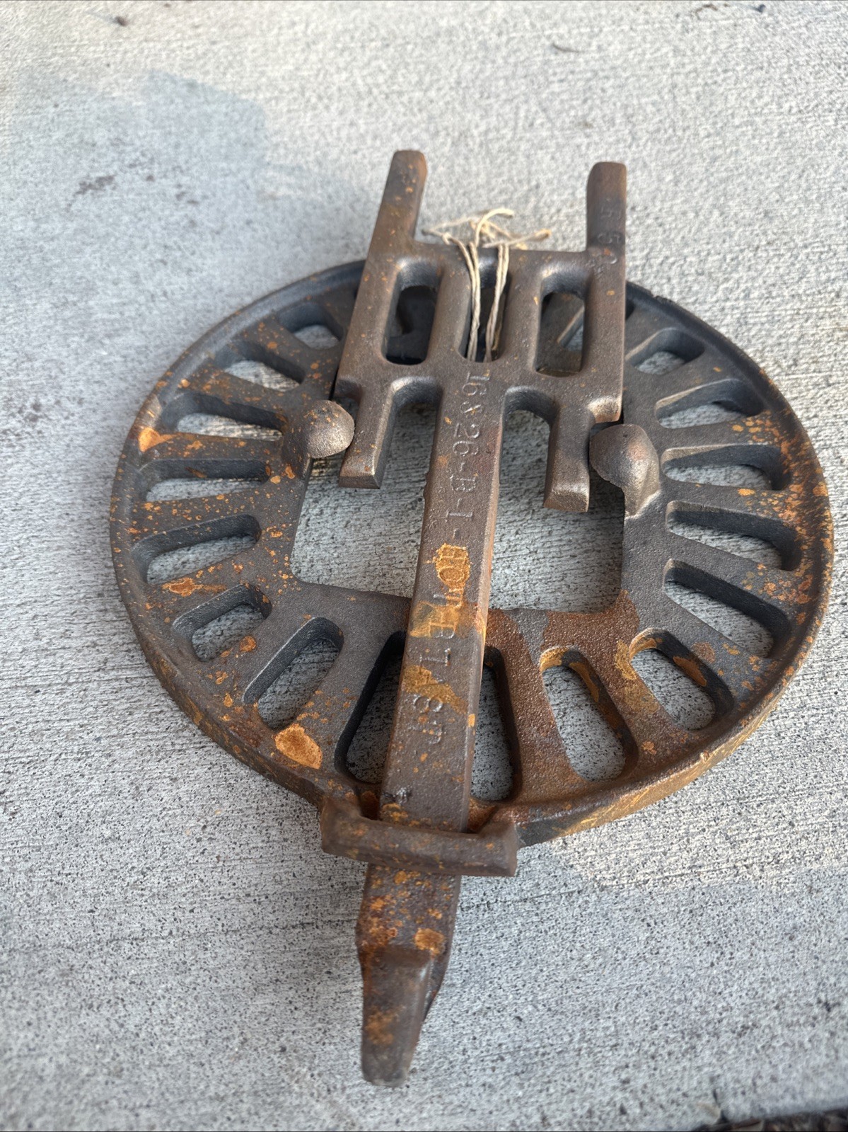 NOS USGI M1941 M1945  pot belly tent wood burning stove grate 12 inch Diameter 