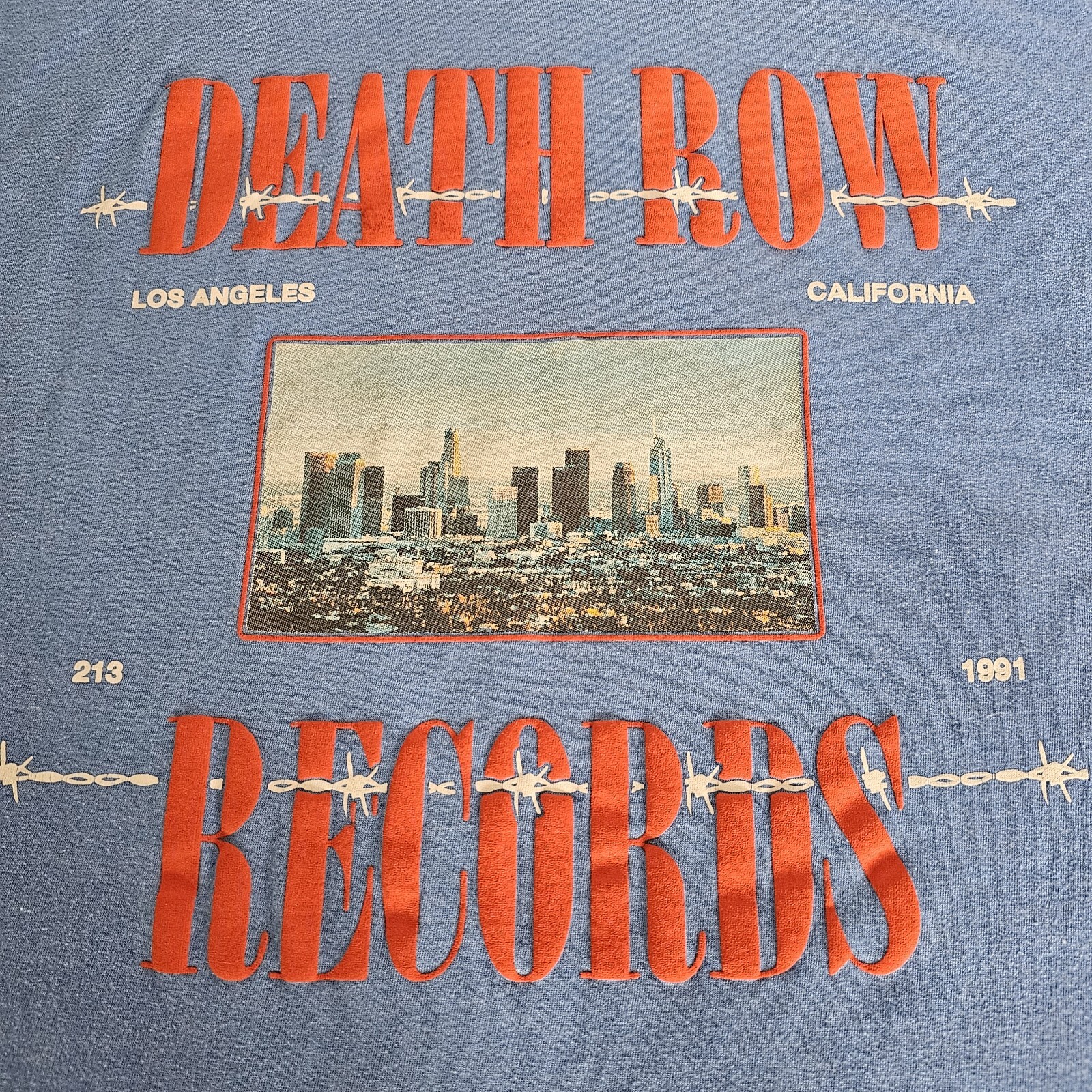 FILA T shirt uomo Death Row Records filo spinato Los Angeles CA stampa grafica blu rosso