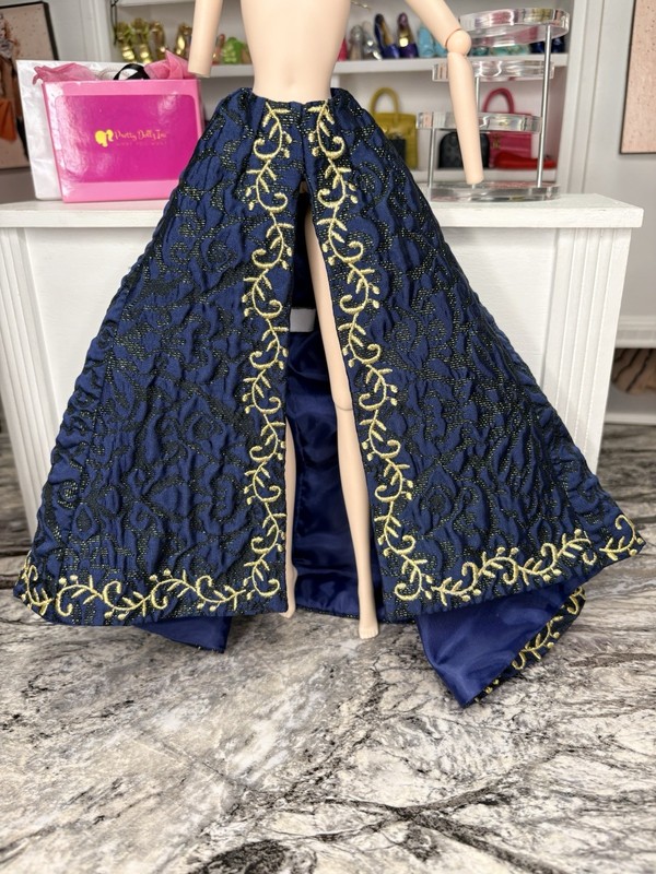 Integrity Toys A Shimmering Experience Della Roux Fashion Doll East 59th Skirt