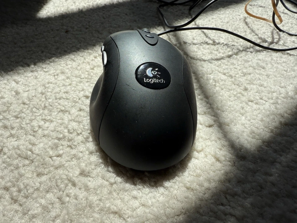 Logitech G400 Optical Gaming mouse 8 Buttons 3600 DPI Tested Good Used - Image 4 of 4