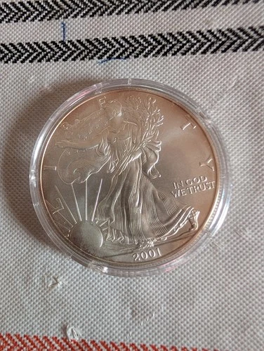 2001 1 oz Silver American Eagle (Brilliant Uncirculated)