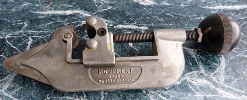 Vintage Monument Brand pipe cutter. Size 2A No.363 1/2"- 1 1/2" Made in England