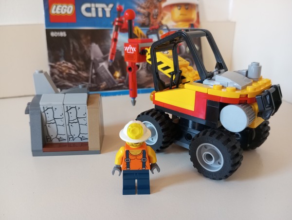 Lego city 60185 Mining Power Splitter. Great Condition and 100% complete