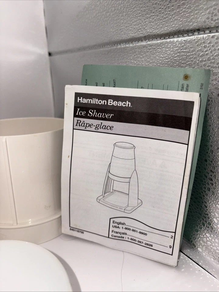 Afeitadora de hielo Hamilton Beach muñeco de nieve 68010 usada en excelente estado con instrucciones y moldes de hielo Foto 3 de 4